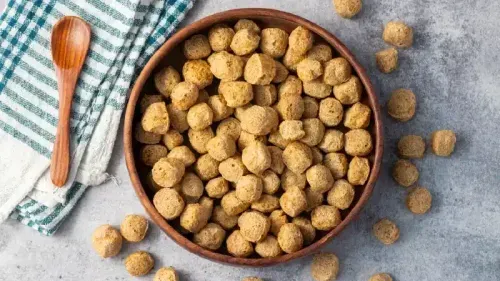 How Many Calories Are There in 100 gm of Soya Chunks?